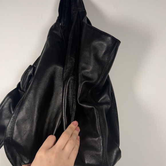 Authentic Vintage Valentino Black Leather Bow Bag - Picture 5 of 16